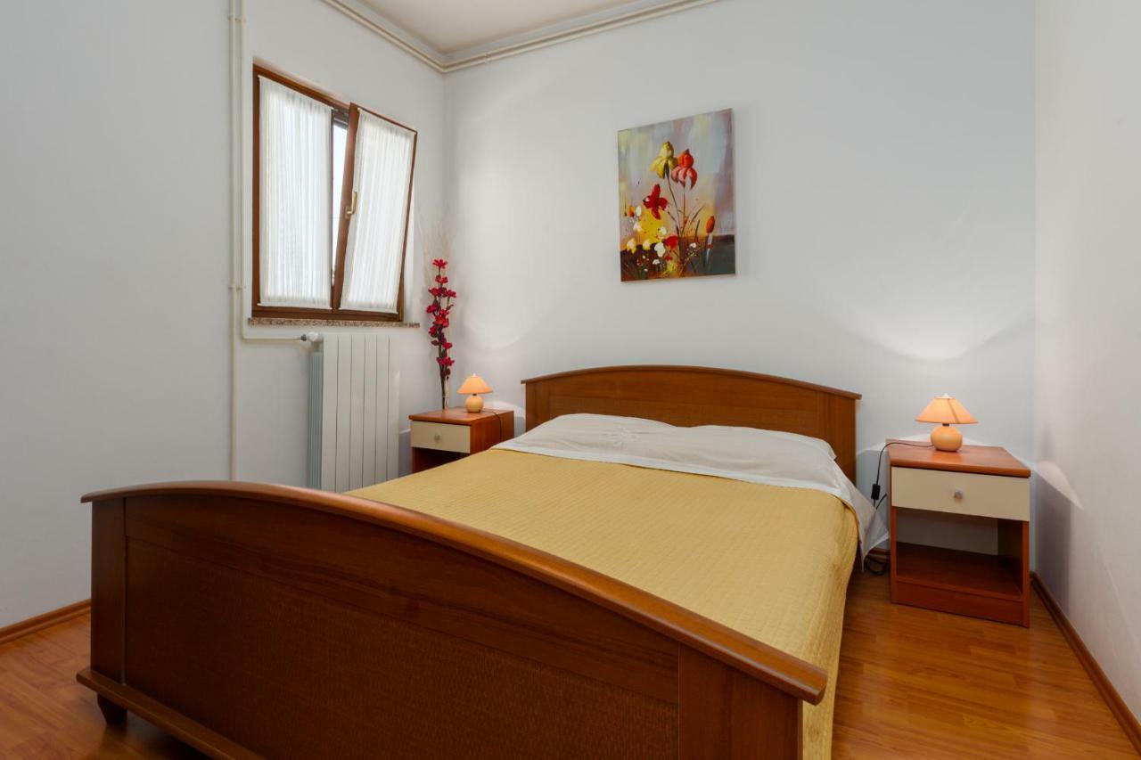 Apartment Softic Pula Exteriér fotografie